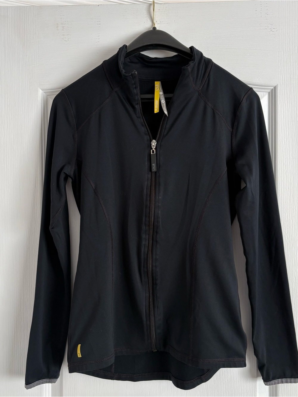 Lole Black Full-Zip Women's Athletic Jacket with thumb holes